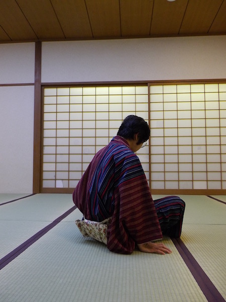 あぐらもかけてオフィスにも行けるらくちん×キレイ目パンツ 3色-「咲き編みの輪」でサステイナブルライフを届けたい！chikoとつくる後ろ姿美人な服プロジェクトクラウドファンディング - Creema SPRINGS