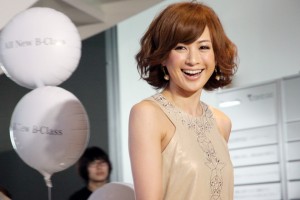 スピードスケート清水宏保 コジマ１０ ：引き際の美学 「引退」 写真特集：時事ドットコム