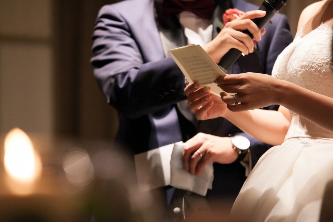 花嫁の手紙を全文掲載!16人の花嫁さまが結婚式で読んだ例文集アンシェウェディング
