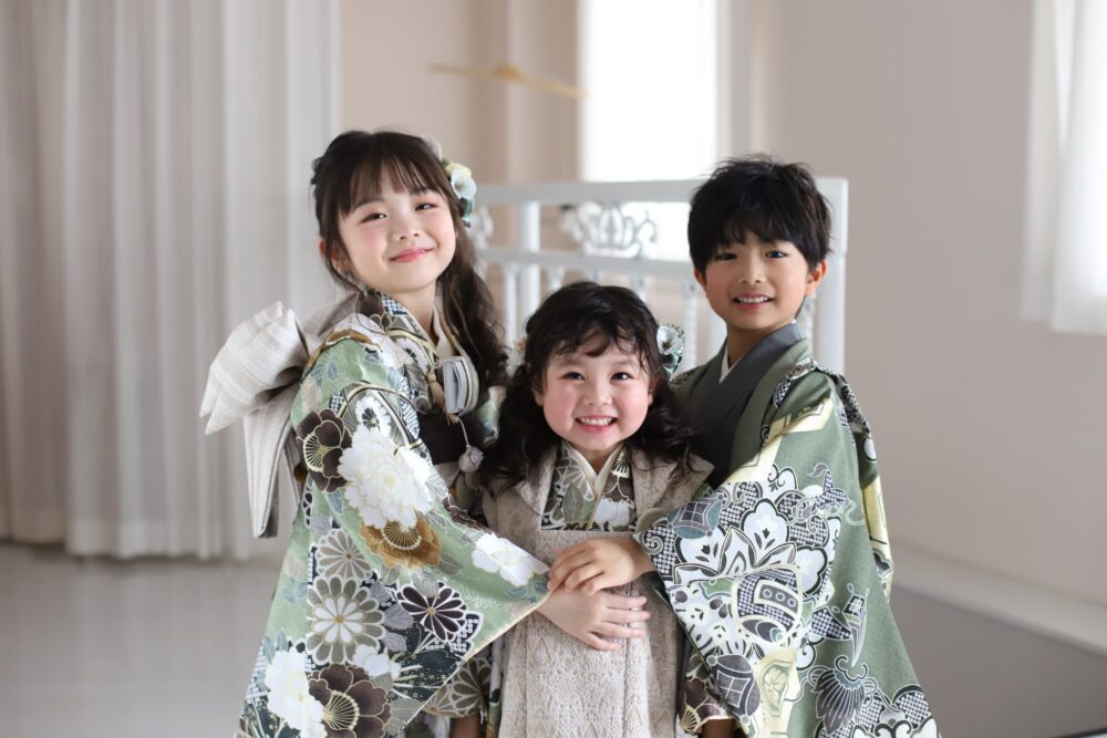 七五三はいつ祝うの？参拝や撮影にふさわしい年齢と2025年オススメの時期きものレンタリエのきもの豆知識