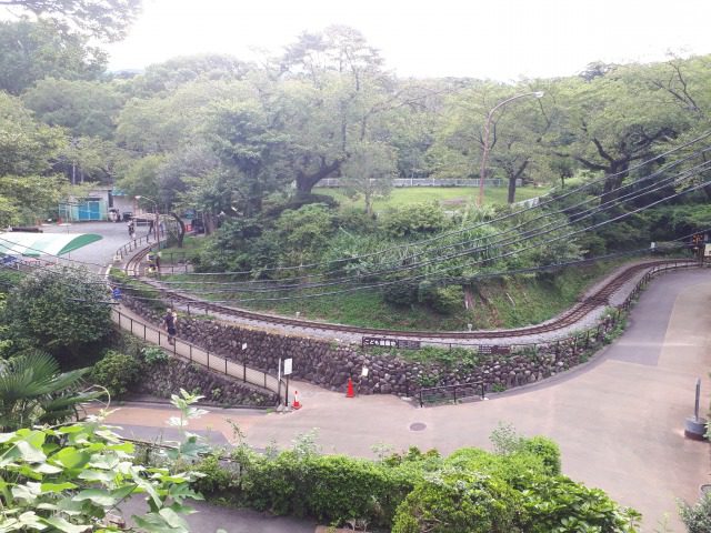 小田原城址公園の子供遊園地の機関車の写真素材186660854 毎月1点無料 フリー のストックフォト イメージマート