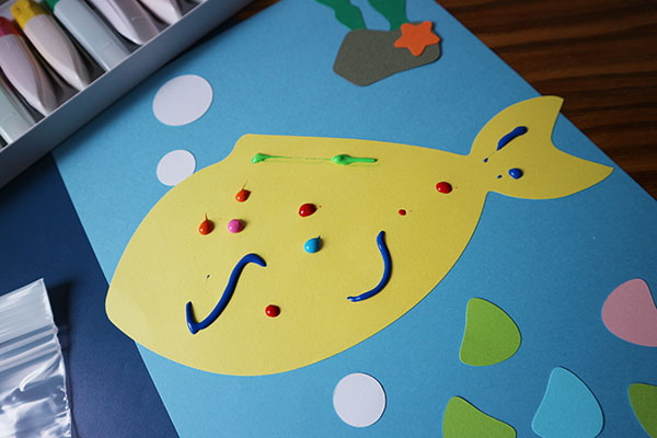 カラフル魚のつりセット〜ポリ袋で楽しむ手作りおもちゃ〜保育と遊びのプラットフォーム ほいくる