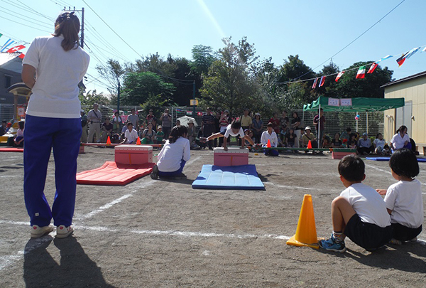 ミニ運動会 その３ 親子競技言万葉 ことのよろずは ブログ奈良学園幼稚園