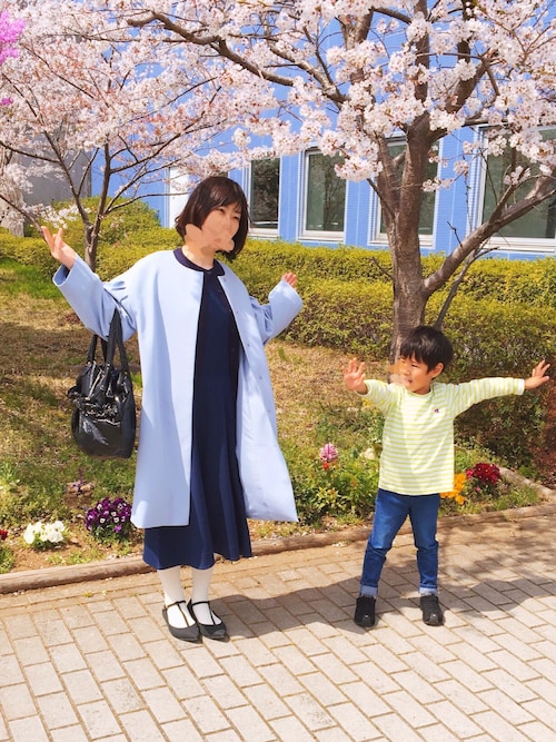 昨日のピアノ発表会🎹🎤✨ 先生とパシャリ📸 掲載許可もらったので笑今回のドレスは母が着てた約30〜40年前のもの✌️🤣笑 靴も母親の👠笑アクセサリーも、ドレスも、着物も、洋服も、カバンも だいたい母親か、おばあちゃんから譲り受けてる👏 ありがたや