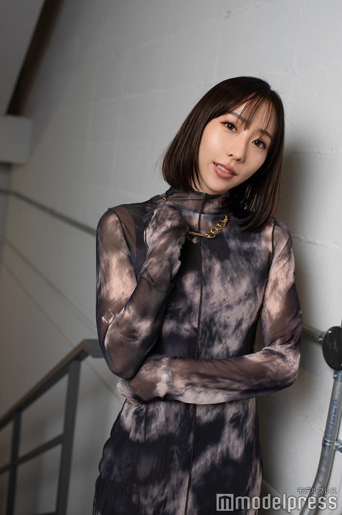 バチェラー4・秋倉諒子さん、パリ旅行を満喫 2ショットに「彼氏？」の声→本人が反応まいどなニュース