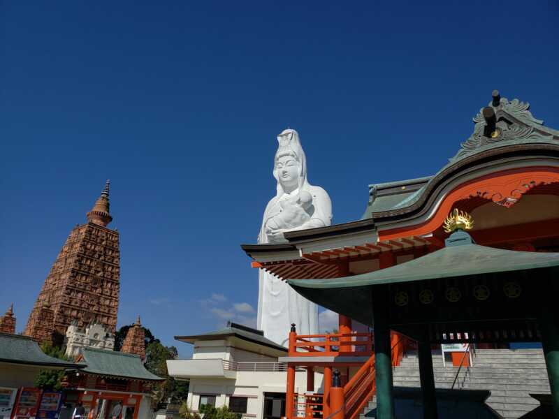 コロナ収束願ってすす払い 久留米・成田山 西日本新聞me