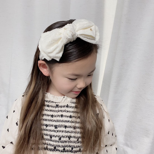 カチューシャ キッズ リボン 大きめ 通販 ヘッドドレス 髪飾り 女の子 子供 子ども こども セレモニー 卒園式 入学式 卒業式 結婚式ピアノ発表会 フォーマル かわいい おしゃれ ヘアアレンジ ヘアーアクセサリー ヘアアクセサリー キッズファッション フリー ブラック