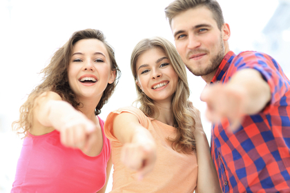 File:日本人女子高生と、当時美女とされていた典型的なモンゴル人女性の平均顔比較.jpg - Wikimedia Commons