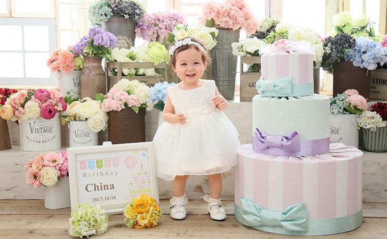 1歳のバースデー撮影です❤️ 元気いっぱい、笑顔いっぱいでで楽しく撮影されました😍 ご来店ありがとうございました🫶🏻studioarcスタジオアークスタジオアークしんかな店１歳バースデーバースデーフォト1stバースデーフォト大阪フォトスタジオ365日全て