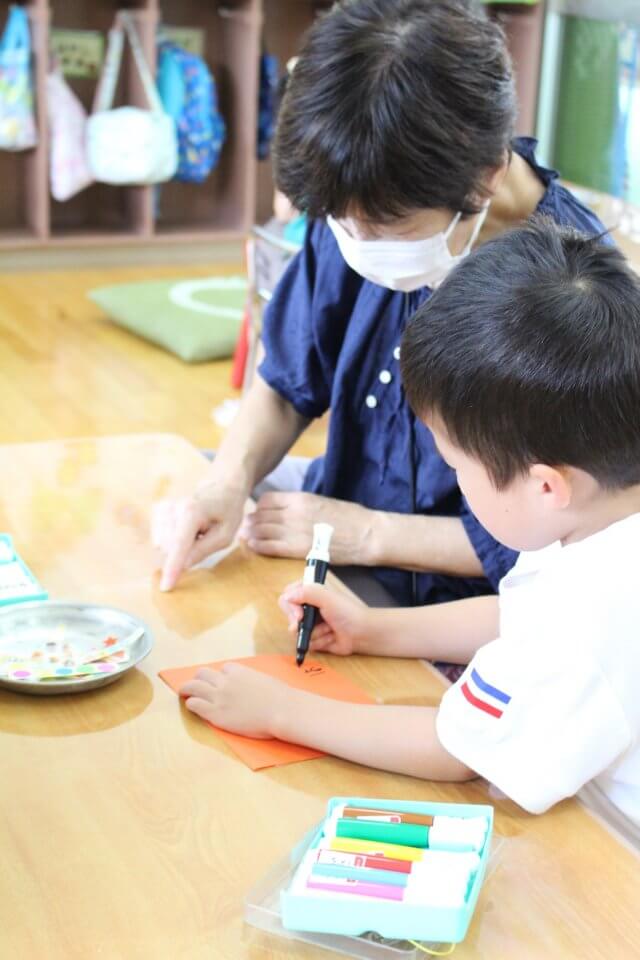 聖徳幼稚園 ～ある日 ある時～: こすもす組 制作活動