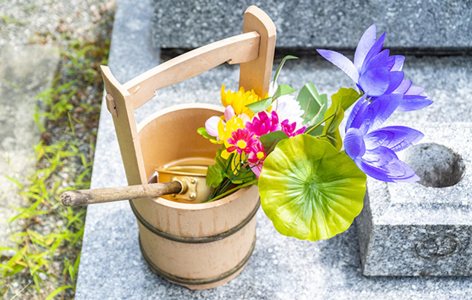 心が晴れるお墓参り――開運・招福の作法とは？ 343x left射場石利石材株式会社