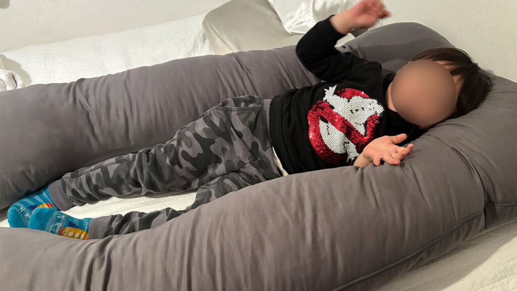 子供の寝相が悪い! 蹴られて熟睡できない親へ。原因と“安眠”を取り戻す最強対策グッズ7選おもちゃいろ