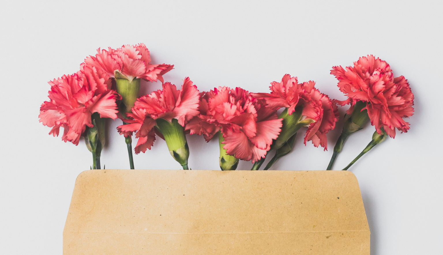 中学生の彼女がもらって嬉しい誕生日メッセージは？文例や書き方のポイントを徹底解説！ベストプレゼントガイド