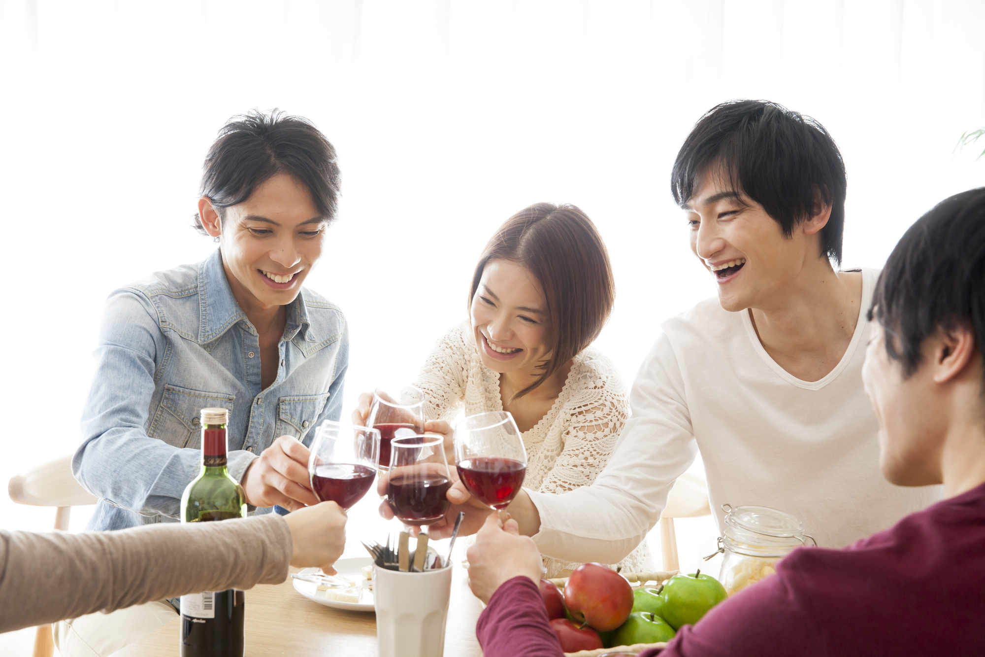 7,300点を超える日本人 女性 飲み会のストックフォト、写真、そしてロイヤリティフリーの画像 - iStock