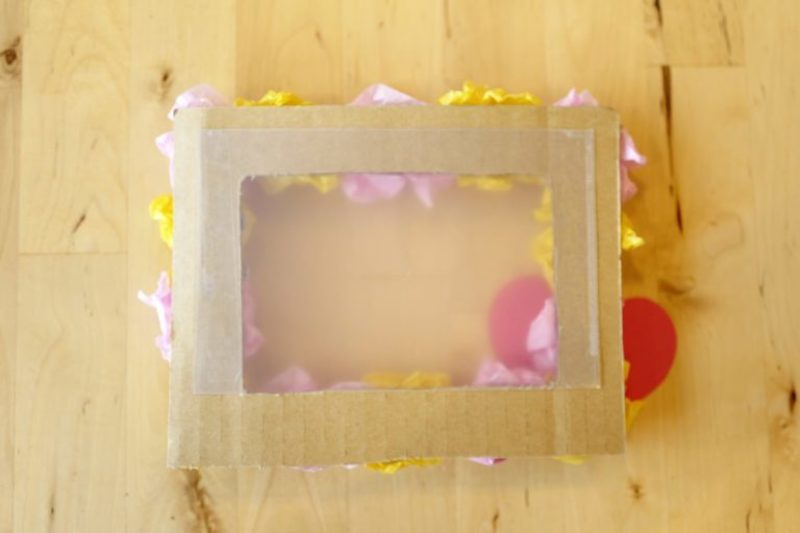 紙粘土とキャンディのようなビーズを使ってフォトフレームをデコレーションしました。クラフポ