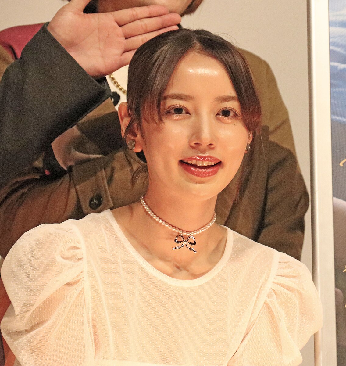 ゆちゃんおみゆさきお🌹🌹 2人といるといつも笑いが止まらず必死に顔を作って頑張ってたけど2枚目はもう破顔した。大好きなふたりです