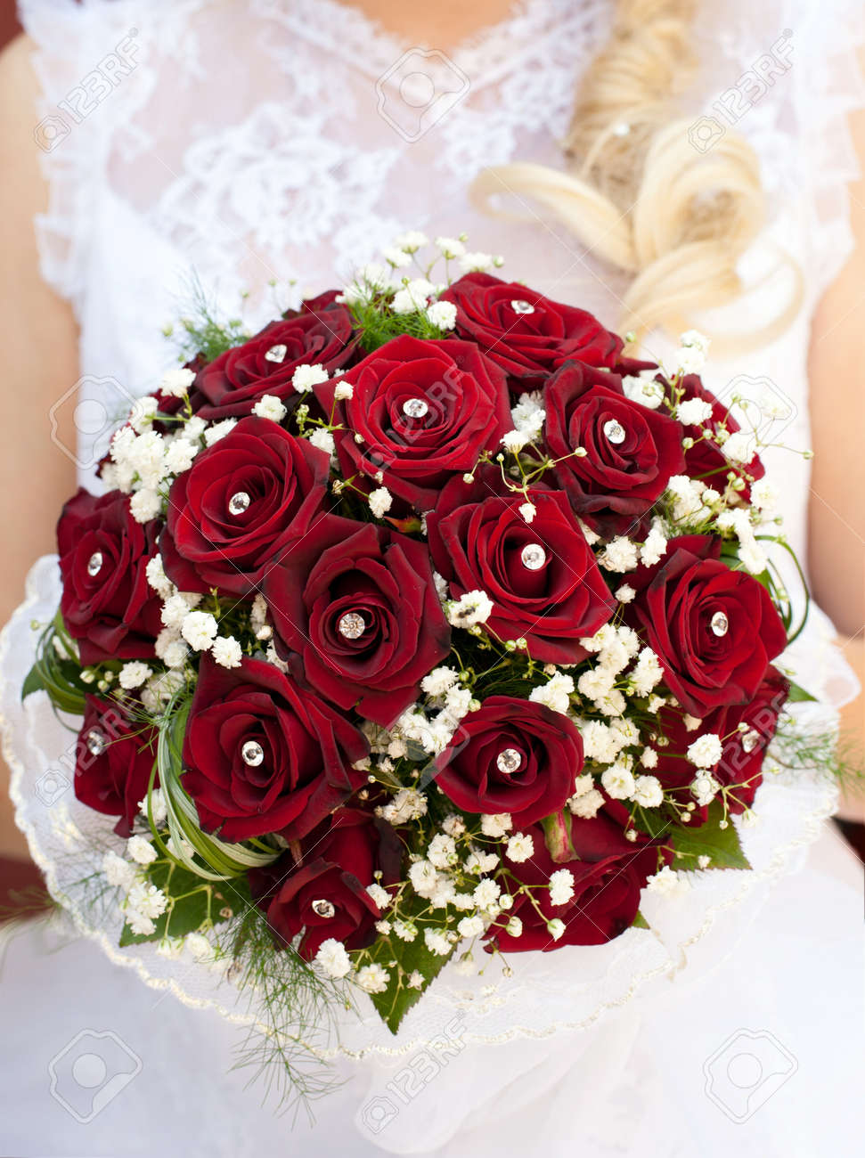 バラで作るブーケのおすすめデザイン集 実例つき結婚ラジオ結婚スタイルマガジン