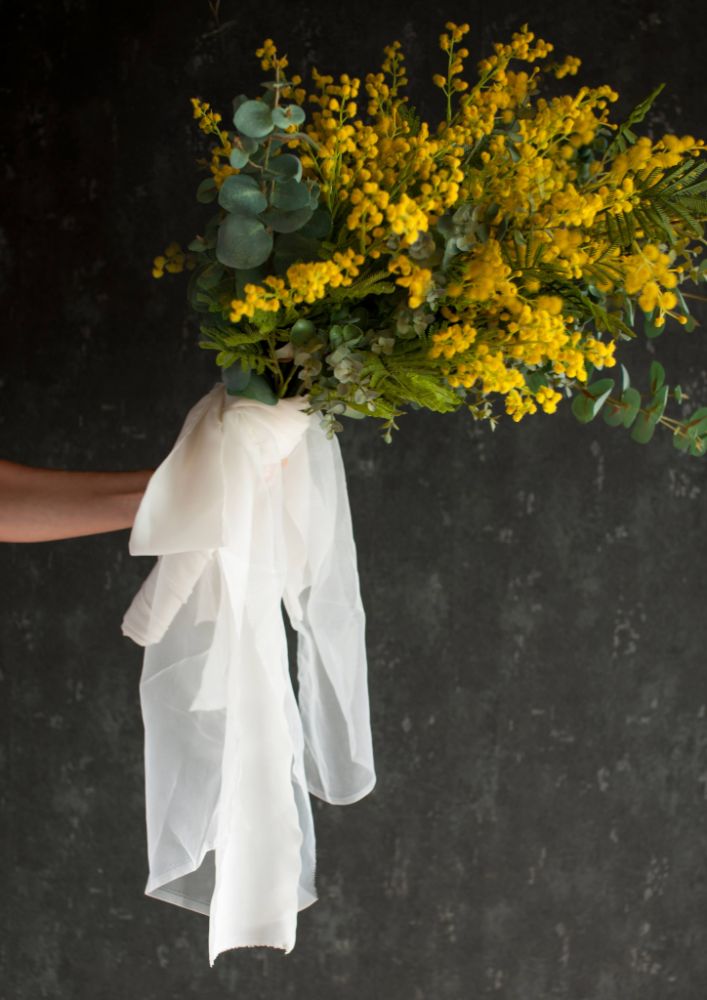 ウェディングブーケ&ブートニア ミモザ他 黄・青系 造花 結婚式 前撮りの通販 by バタコ's shopラクマ