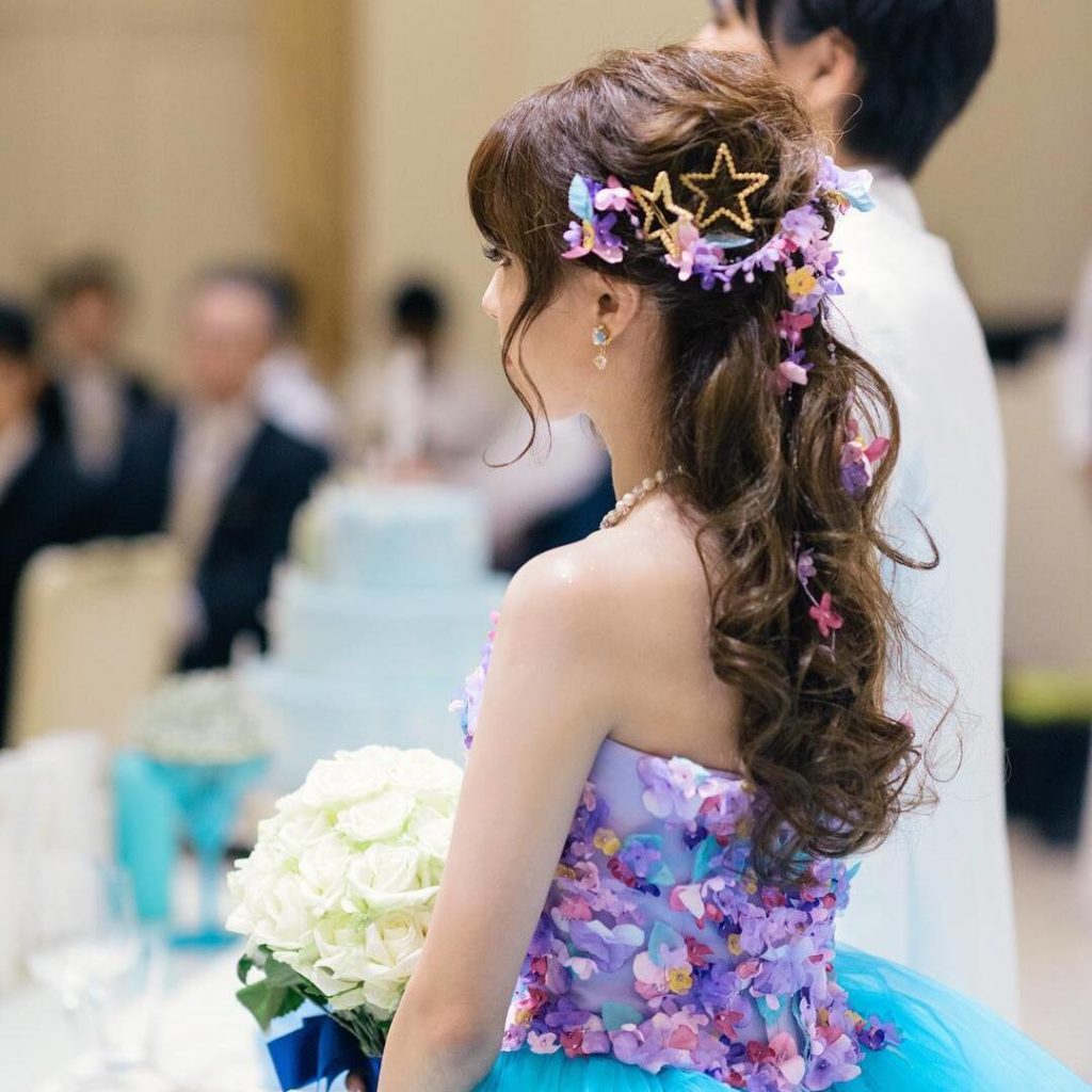 アイテム別プレ花嫁様のハーフアップヘアDRESSY 公式 ウェディングドレス・ファッション・エンタメニュース