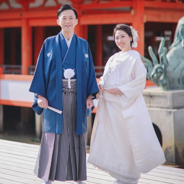 新郎和装紋付袴の個性的なアクセサリーとスタイリング京都 結婚式の前撮り・レンタル衣装 ハルウェディング