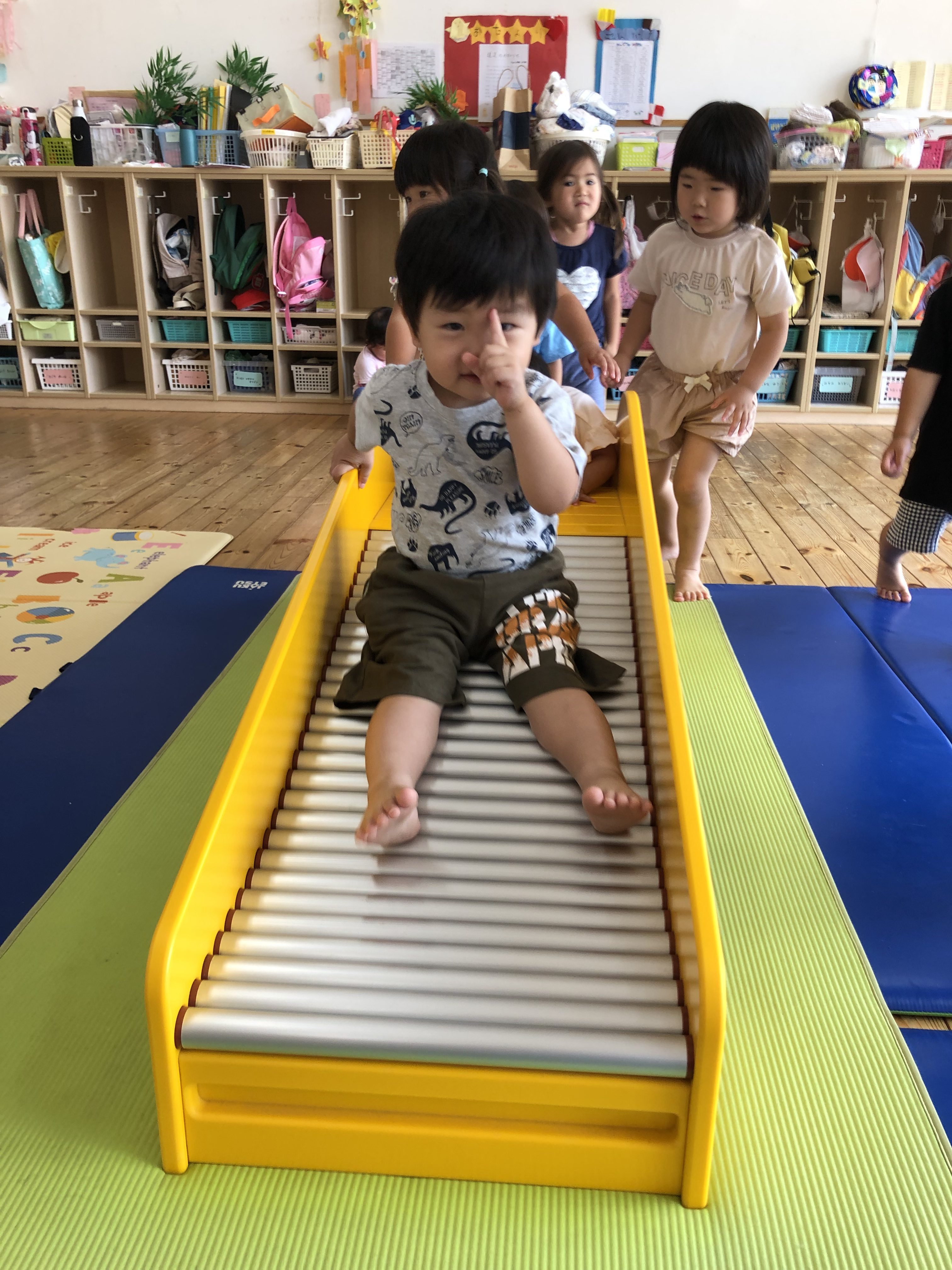 雨の日の室内遊び 1・2歳児 ニチイキッズかなざわ保育園ニチイキッズ