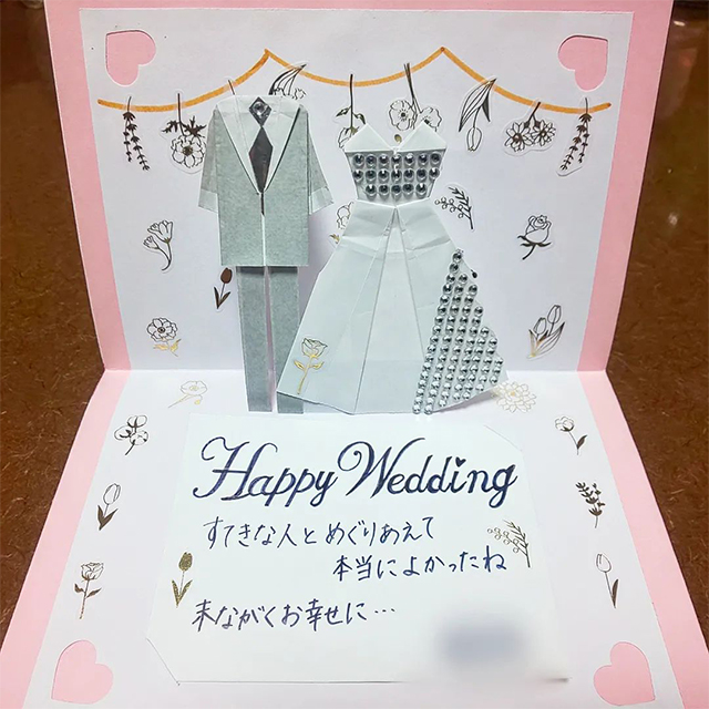 例文付き 結婚式席札カードのメッセージどうしてる？相手別におすすめ文紹介 - おしゃれな結婚式を綴るコラム ファルベ