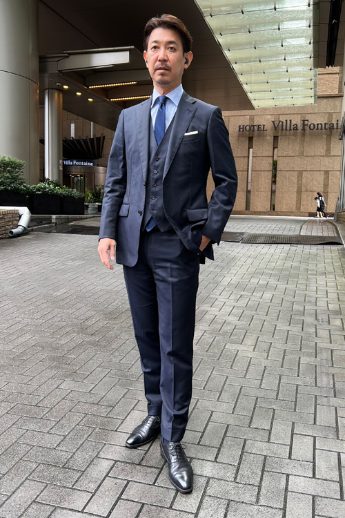 結婚式でネイビースーツを着るのはダメ？服装マナー＆オシャレな着こなし術をご紹介！結婚ラジオ結婚スタイルマガジン