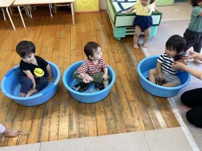 雨の日の室内遊びにじいろ保育園ブログ