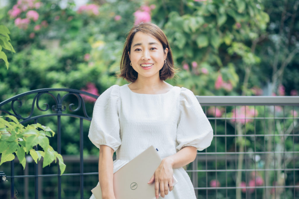 女性起業家プロフィール写真 失敗しない撮影の為に必要な事前準備美容サロン特化デザイナーRisa様宮城仙台のプロフィール 写真・宣材写真なら Photolierフォトリエ 女性カメラマンが撮影します