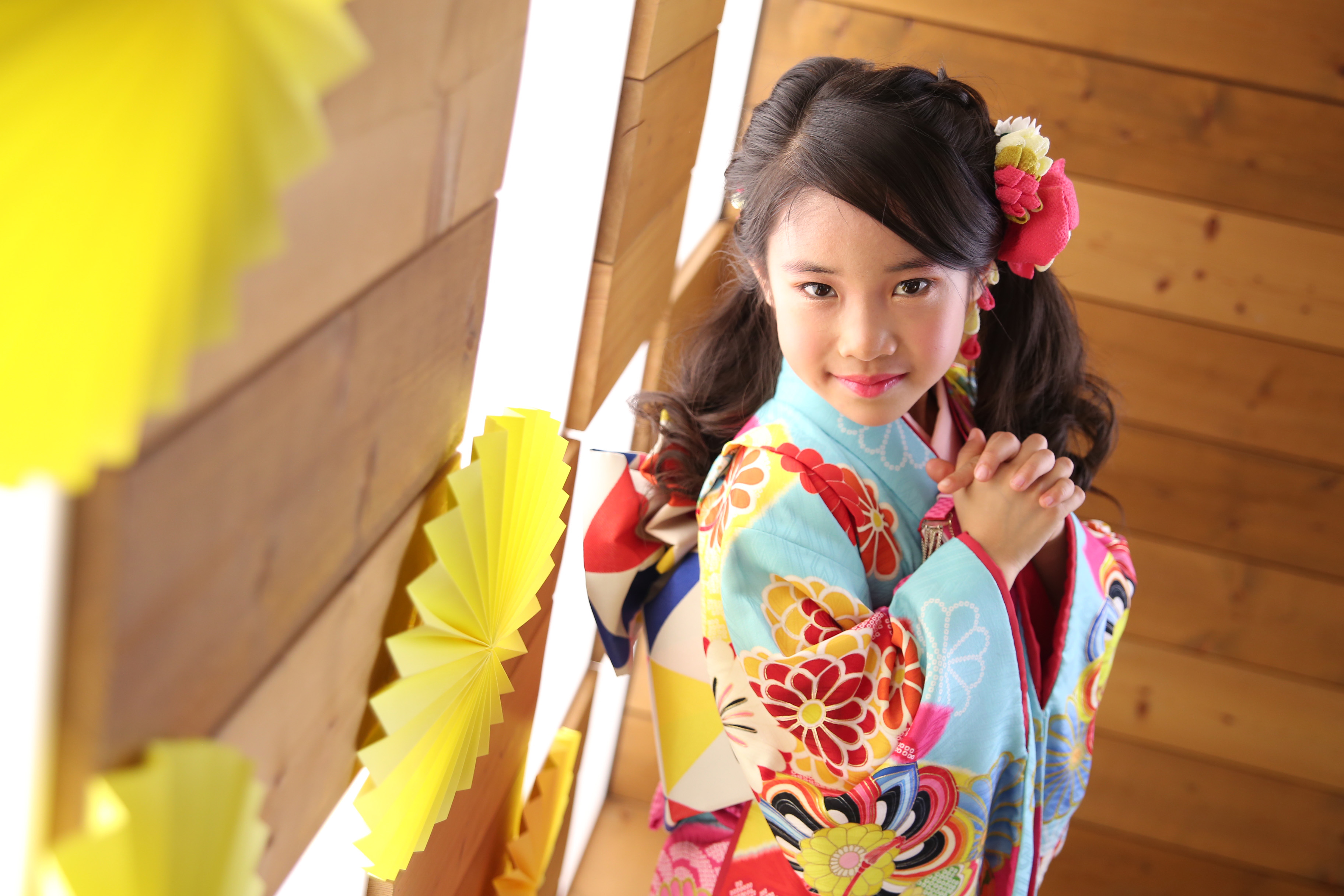 昔から担当させて頂いてるお客様の娘様 七五三hair👧🏻 今回は、可愛く低めのツインお団子ヘアです✨✨💐 とりあえず、めっちゃ可愛かった😇次は、7歳の時におねいさんヘアにさせてね😆 12月のお呼ばれヘあを銀座でご希望の方は早めにLine@からご連絡頂けますと嬉しい