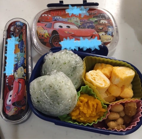 車 ランチグッズ ７点セット かわいい お弁当 セット 入園 男子 幼稚園 保育園 子供 園児 プレゼント お祝い 乗り物 クルマ お弁当箱トリオセット お弁当袋 コップ コップ袋 フルーツケース ランチクロス弁当箱 雑貨 World Buddies shop