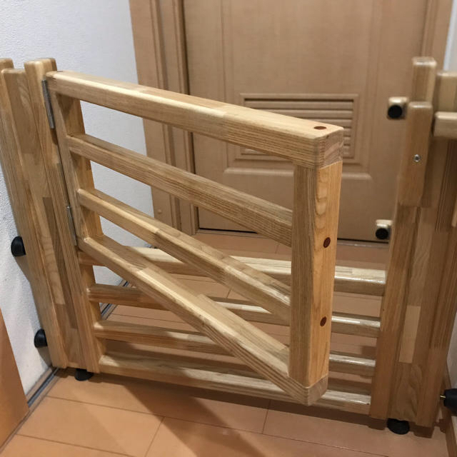 狭い賃貸で安全に遊ばせる！自作ベビーゲートアイデア