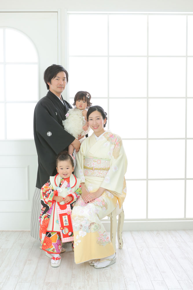 スーツ?着物? 七五三参りのときのママの服装は? - 洋装・和装のメリットとことん解説!七五三は着物のたちばなへ