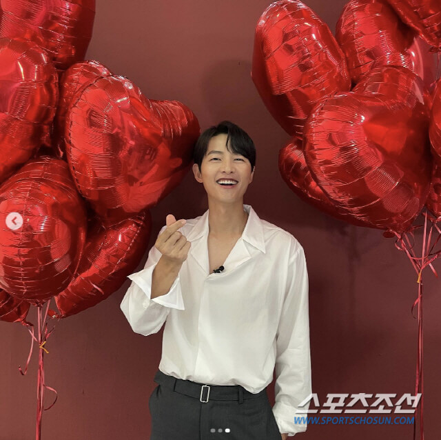 俳優ソン・ジュンギと結婚発表」英国人フィアンセは女優出身 ジョージ・クルーニーとＣＭも：時事ドットコム