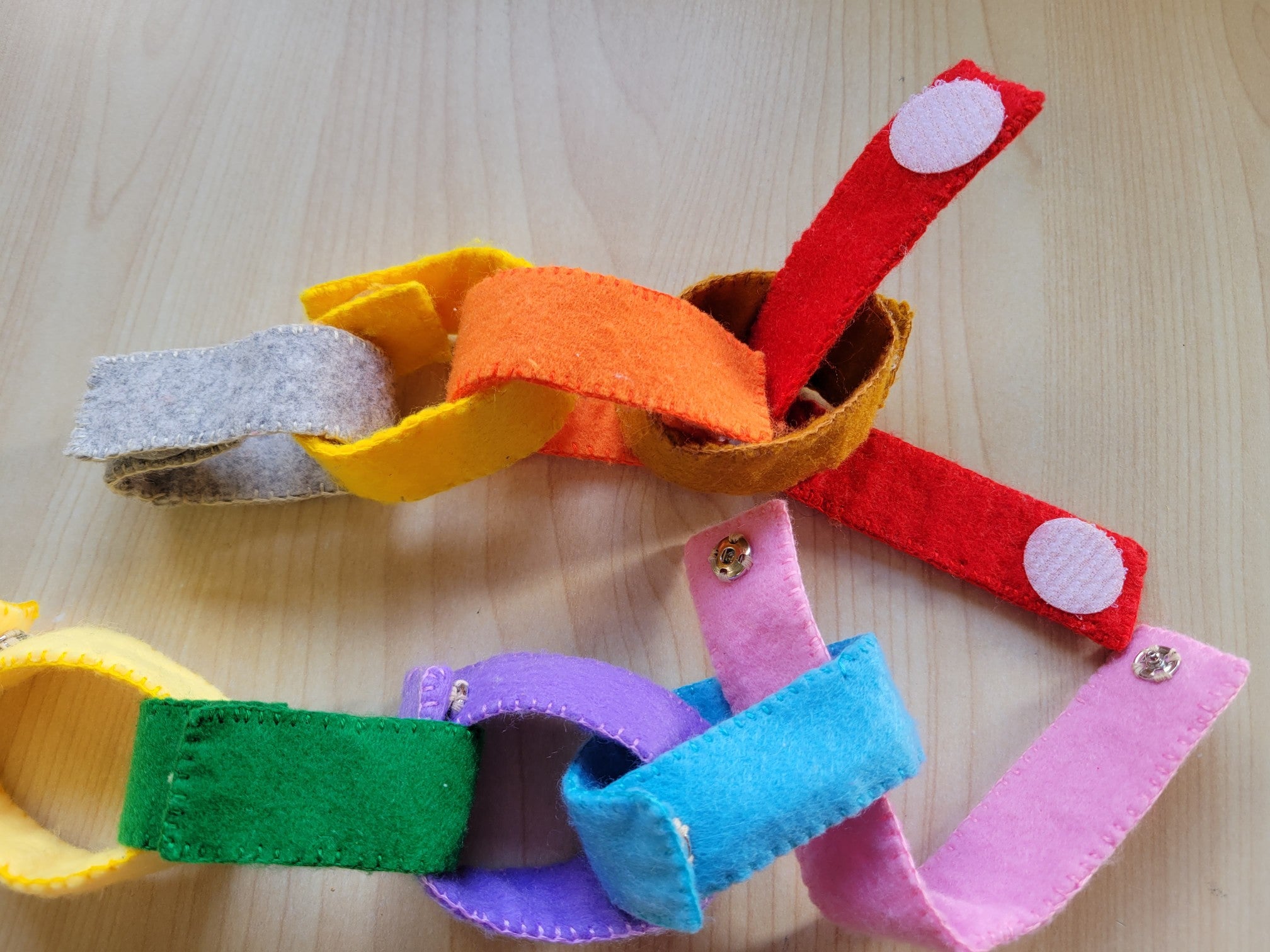 フェルトで作るスナップボタンつなぎ ボタン練習無料型紙＆作り方 手作りおままごと手芸＊あまなつのフェルトキッチン＊