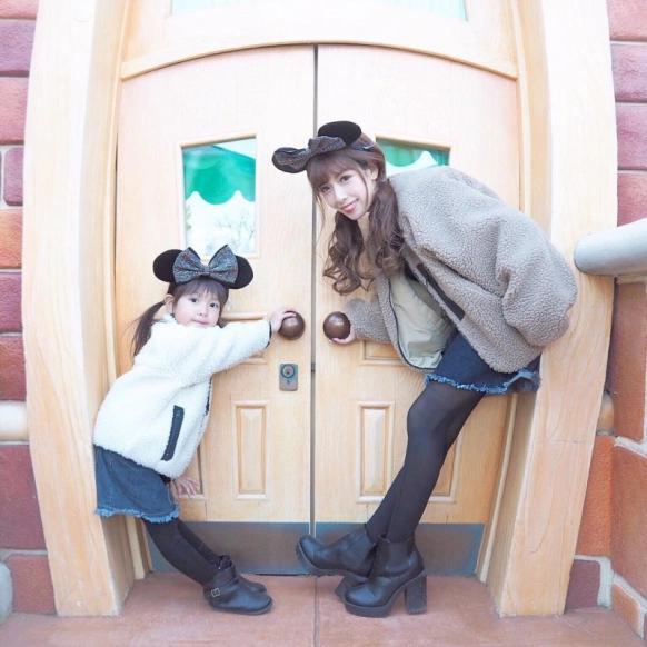 ディズニーのおそろい親子コーデを春夏秋冬の季節別でまとめて紹介！ディズニー裏マニア