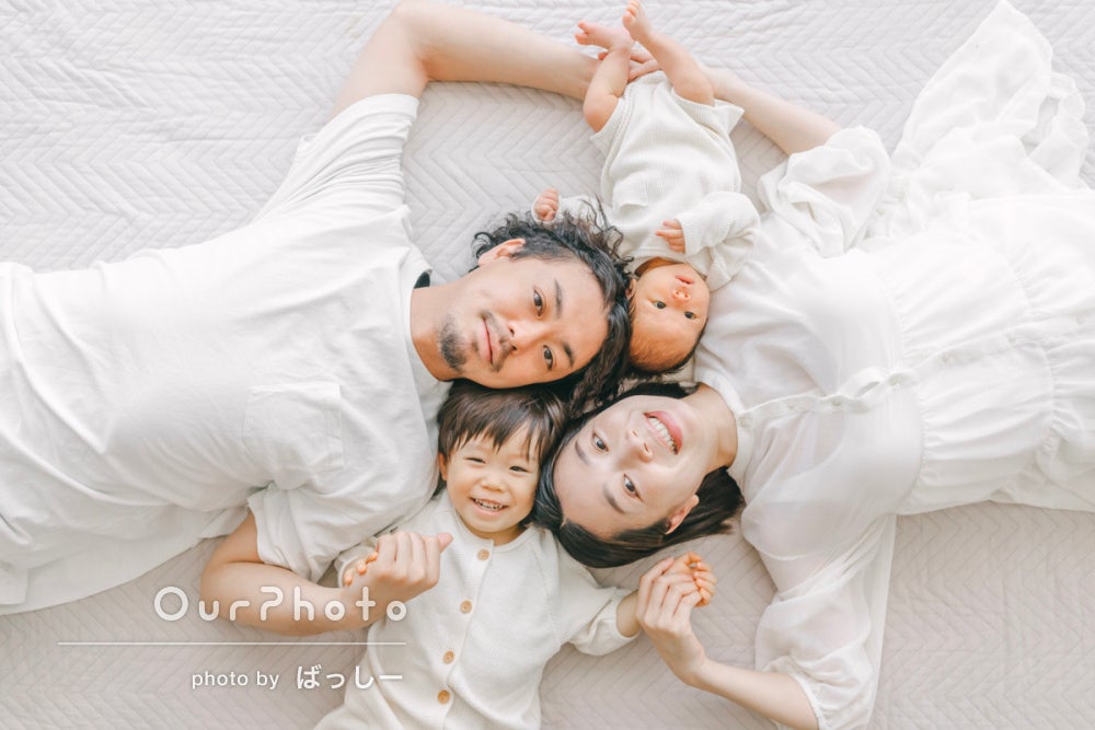 生後１か月の赤ちゃんを囲んで三世代の家族写真♪ママのご実家で♡ニューボーンフォト風も愛知県瀬戸市NEWS&BLOG愛知・名古屋の女性フォトデザイナーキャラバンサライ