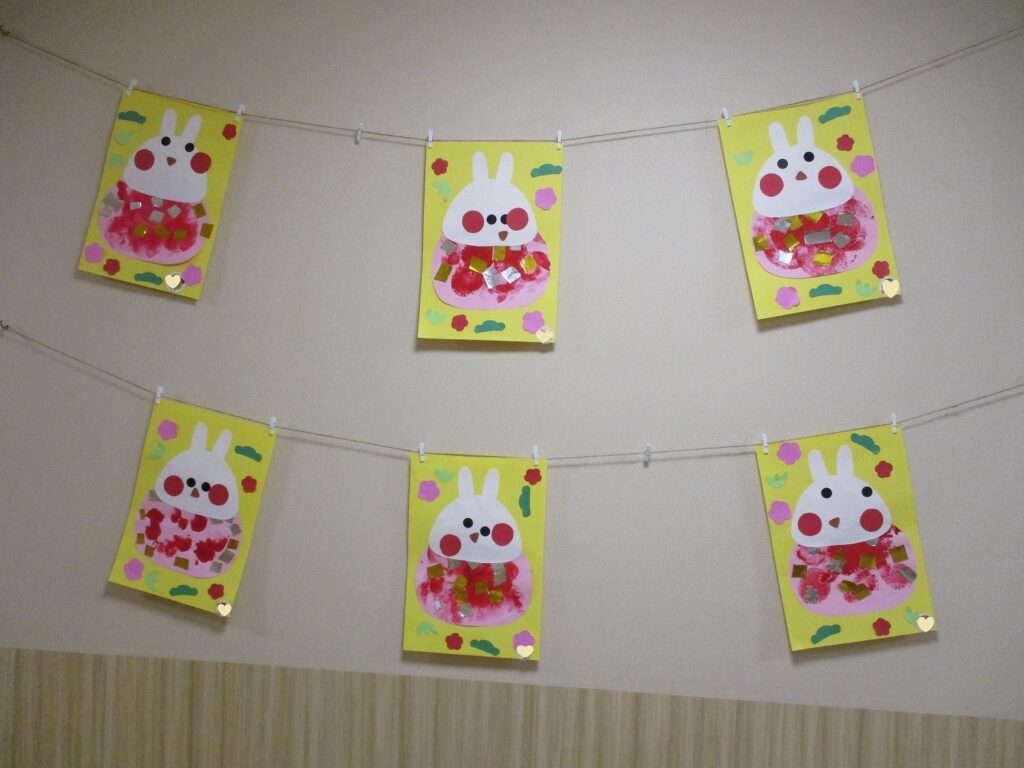 保育 製作 正月飾り♪可愛いユラユラだるまDaruma doll for New Year's decoration