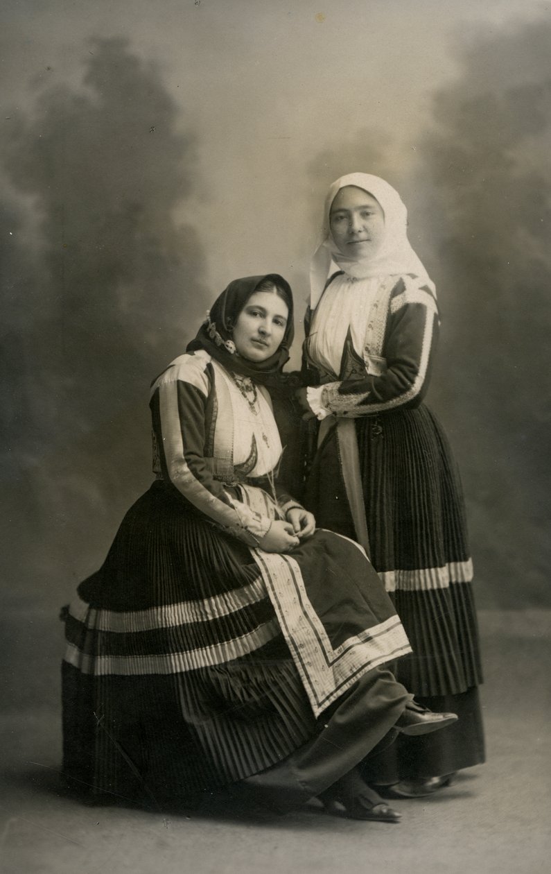 日の沈む大地、マグリブに住んでいたユダヤ人女性たちの民族衣装 - DNA