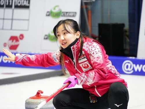 画像・写真3枚目 「今年1のビックリ」カーリング藤澤五月 バキバキな“激変姿”にネット衝撃 もぐもぐタイムの面影は0女性自身