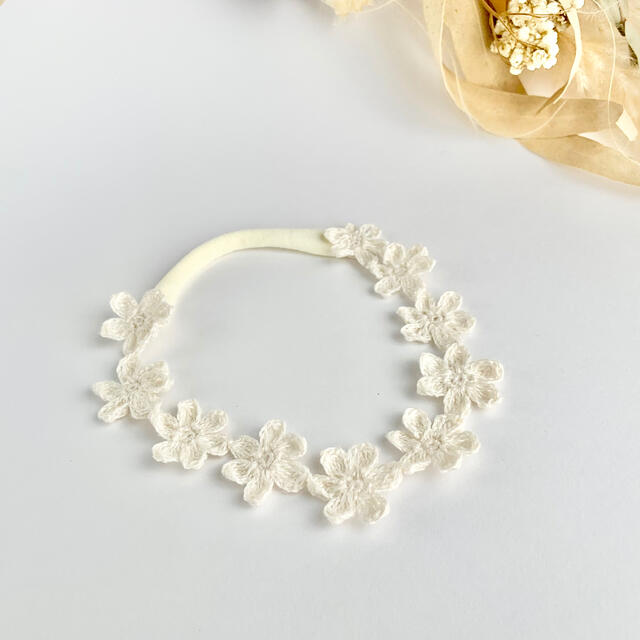 手編みのベビークラウン☆ハーフバースデー 誕生日 一歳 バースデイクラウン 王冠 冠 ヘアバンド ニットクラウン 赤ちゃん かんむり おうちスタジオティアラ ナチュラル ベージュ - rameriaminne byGMOペパボ 国内最大級のハンドメイド・手作り通販サイト