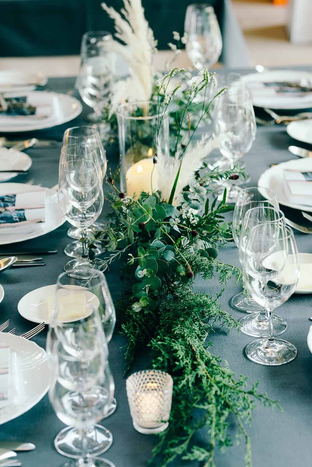 結婚式の『装花』の相場と、装花なしでもOK！節約アイディア花嫁ノート