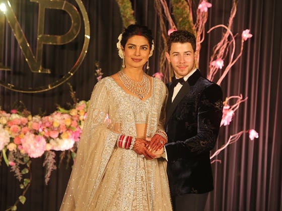 ✳︎ ビッグブーケに合わせてヘアードにも生花を思いっきり 蘭や洋菊、ダリア、和花を使い洗練されたスタイリングに鎌倉湘南大正ロマン和婚萬屋本店鶴岡八幡宮結婚式プレ花嫁ウェディング結婚式準備花嫁神前式ウェディングアイテム披露宴会場