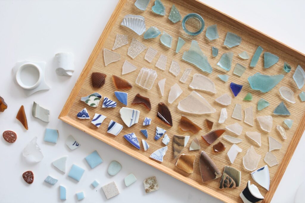 木製から子供たちのプレゼントのフォト フレーム誕生日グリーティング カード棒します領域をコピーします手作り子どもの創造性手工芸品工芸品の子供のためのプロジェクト- テーブルのストックフォトや画像を多数ご用意 - iStock