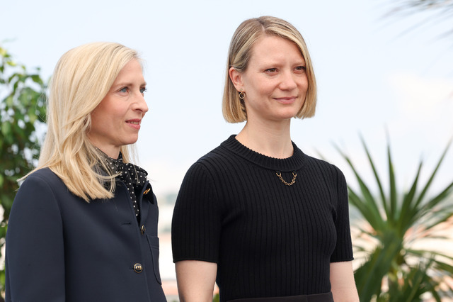 不倫小説の金字塔”にミア・ワシコウスカが挑む 映画『ボヴァリー夫人』公開へSPICE - エンタメ特化型情報メディア スパイス