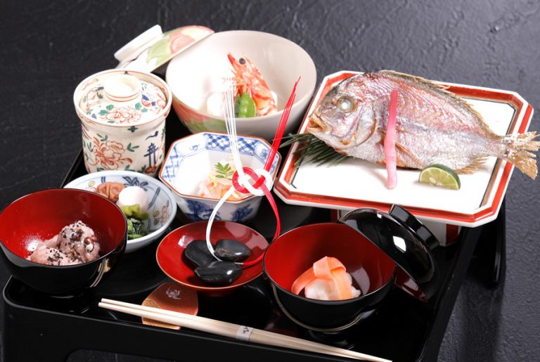 お宮参りやお食い初めに5000円の会席料理。大分県中津で仕出し弁当配達・オードブルの宅配なら 瑠璃京