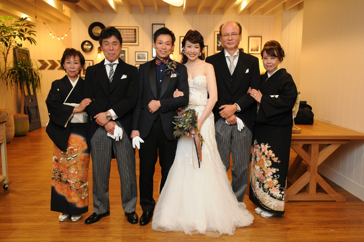 着まわし力で選ぶ時代！50代からの結婚式母親ドレスの画像