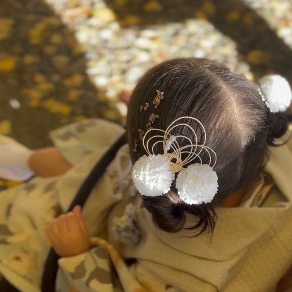 100均DIY 100均材料だけでつまみ細工 作り方kanzashi成人式 七五三などの髪飾りに♪