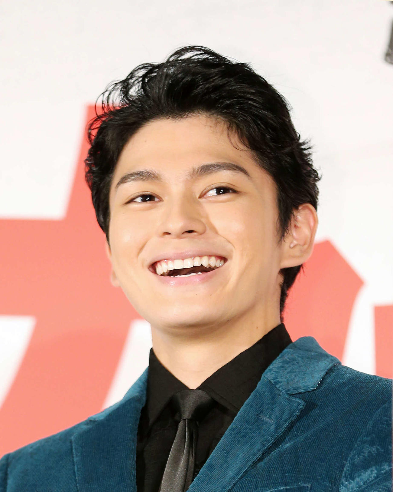 新田真剣佑の母親はどんな人?年上女性が好きなのは母のせい!?Recomama