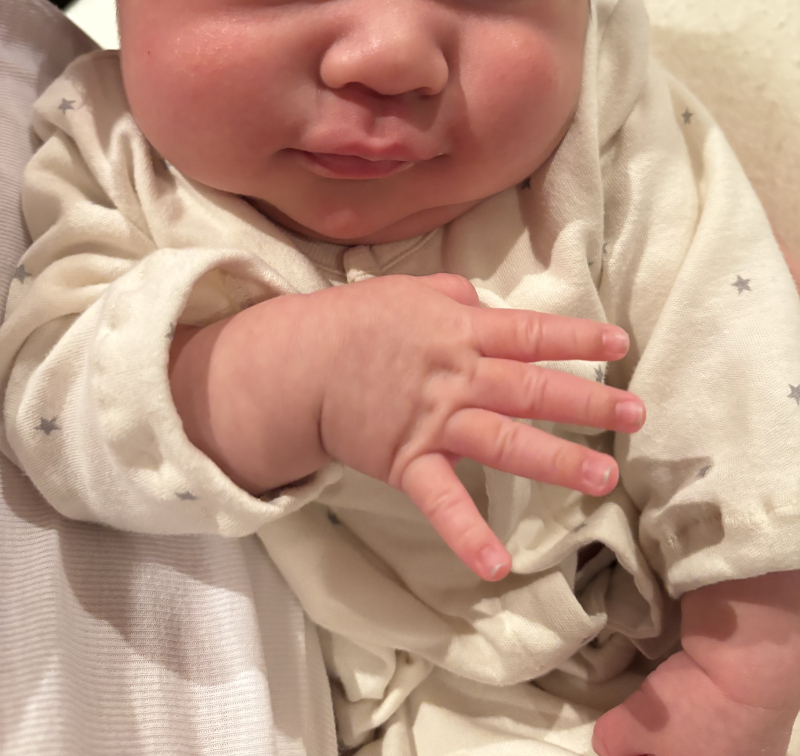 娘の目が大きいのは赤ちゃんだから」と思っていたママ、成長すると驚きの姿に「ディズニープリンセスだ」 海外1 3ライフスタイル ねとらぼ